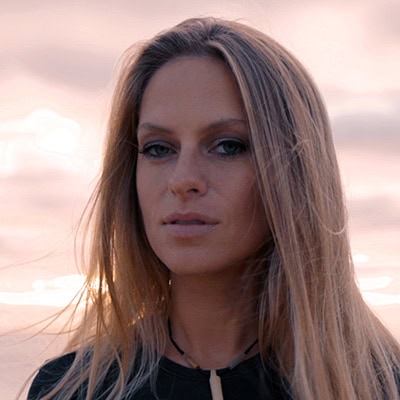 Nora En Pure